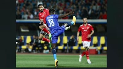 مشاجرة بين لاعبي الأهلي والهلال