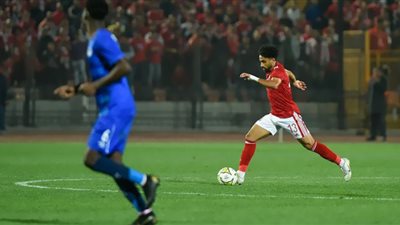 جماهير الأهلي تتغنى بـ مروان عطية بعد تألقه أمام الهلال السوداني