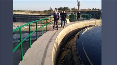 رئيس مياه قنا يطمئن على سير العمل بمحطة معالجة الصرف الصحى بالصالحية