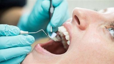 عوامل تسبب زيادة حساسية الأسنان.. طبيبة توضح
