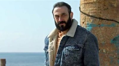 مسلسل وأخيرًا الحلقة 12| قصي خولي يسطو على بنك من أجل والده