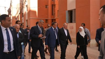 محافظ القاهرة : الدولة تسعي لخلق مجتمع متكامل الخدمات للمواطنين