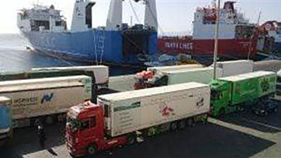 تداول 700 شاحنة خضراوات وفاكهة بموانئ البحر الأحمر