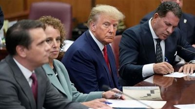 ترامب ينفي التهم الموجه إليه في المحكمة