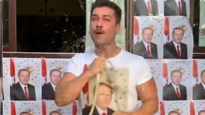 مؤثر تركي يثير الجدل بفيديو 