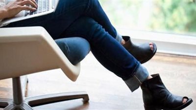 الإتيكيت يهدد صحة الإنسان| احذر هذه الوضعية أثناء الجلوس