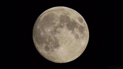 بدر رمضان يزين السماء.. انتظروه الليلة بعد الغروب