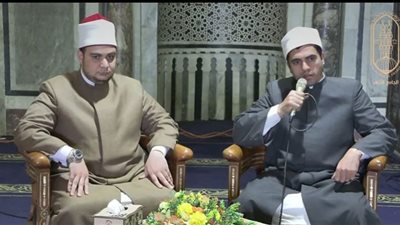 الدعاء والتضرع إلى الله طوق النجاة من الضرر والبلاء