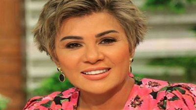 مفيدة شيحة زهرة ساحرة في بستان ورد .. صور