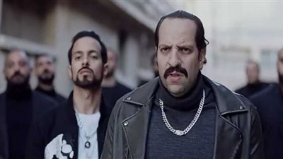 مسلسل الصفارة الحلقة 14| خروج أحمد أمين من السجن وتجارة طه دسوقي في الآثار