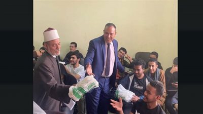 إفطار جماعي لطلاب الدَّراسة بكلية اللغة العربية بالقاهرة