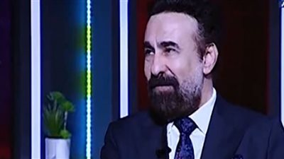 طارق الدسوقي يكشف عن سر خلافه مع والديه بسبب الفن (فيديو)