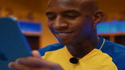 تاليسكا يوجه رسالة لجمهور النصر بعد تجديد عقده