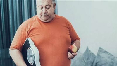 أكلات تسبب زيادة كبيرة في الوزن| موظفو المكاتب أكثر عرضة