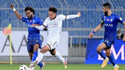 موعد قمة الهلال والشباب في دوري روشن.. والقنوات الناقلة