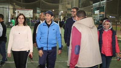 وزير الرياضة يشارك في بطولة المجتمع المدني لكرة القدم بالمركز الأوليمبي