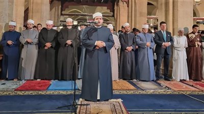 الأزهر يؤدي صلاة العشاء والتراويح بروايات القرآن في حضور ‏آلاف المصلين