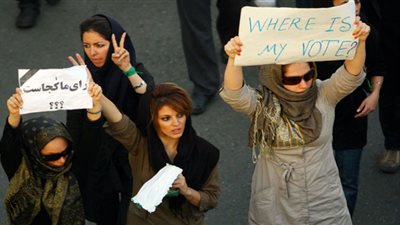 إيران تنصب كاميرات في الأماكن العامة لرصد مخالفات الحجاب