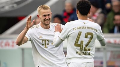 بايرن ميونخ يفوز بشق الأنفس على فرايبورج ويعزز صدارته بالدوري الألماني