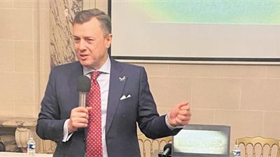 وزير السياحة يبحث سبل زيادة الحركة الوافدة من فرنسا لمصر