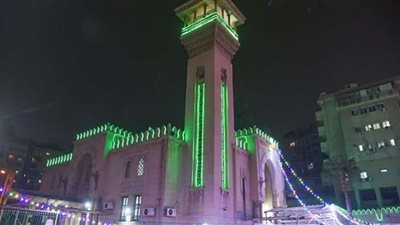 مسجد سيدي جابر يتزين بالأنوار لصلاة القيام بالإسكندرية