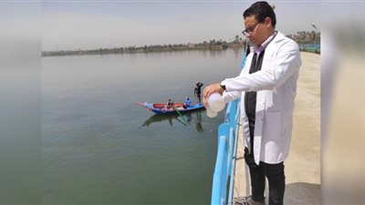 ظهور بقعة سولار أمام ماخذ محطة مياه نيدة السطحية بسوهاج