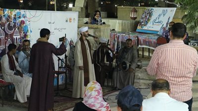 مقهى نجيب محفوظ يجذب جمهور السيدة بالسيرة والشعر والغناء