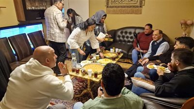 المحشي والكنافة على مائدة إفطار بيت العائلة المصرية بألمانيا.. صور
