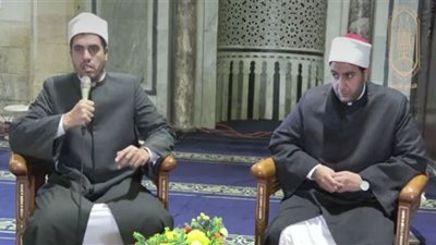 ملتقى الظهر بالجامع الأزهر: الاعتكاف حماية للقلب من الشهوات