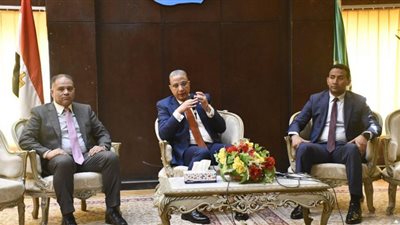 محافظ الفيوم يشهد ندوة 