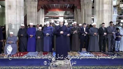 صلاة العشاء والتراويح من المسجد الأزهر.. بث مباشر