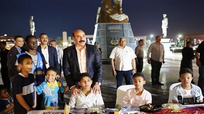 محافظ أسوان يشارك بحفل إفطار «كتف في كتف» للأطفال الأيتام وذوى الهمم