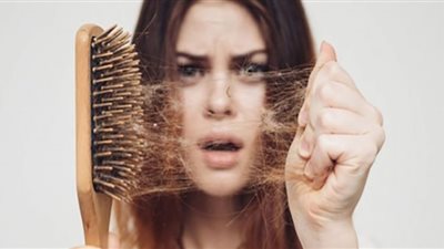 أسباب تساقط الشعر بعد فقدان الوزن