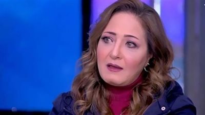 عنبر تصرخ من شللية الفن.. بعنا مقتنياتنا من أجل المصروفات