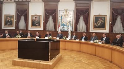رئيس الطائفة الإنجيلية يهنئ محافظ القاهرة بعيد الفطر المبارك (شاهد)