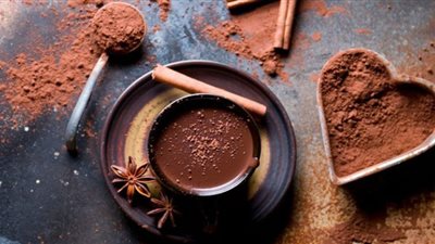 يحسن المزاج| طريقة عمل هوت شوكليت على خطى المقاهي