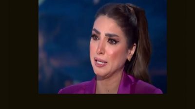 روجينا تدخل في نوبة بكاء على الهواء (فيديو)