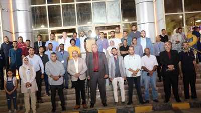 محافظ أسوان يتناول إفطار رمضان مع العاملين والمرضى بمستشفى أسوان التخصصى