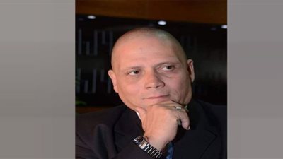 تشييع جنازة الكاتب الصحفي هشام جاد من مسجد السيدة نفيسة