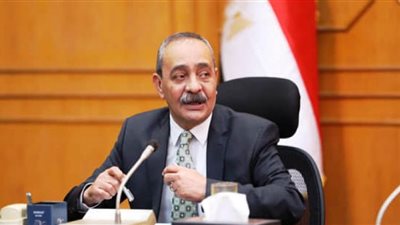 محافظ الإسماعيلية يتابع جهود الوحدات المحلية في شفط تراكمات الأمطار