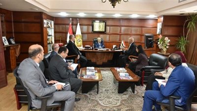 وزير القوى العاملة يلتقي رئيس جهاز تنمية المشروعات المتوسطة والصغيرة