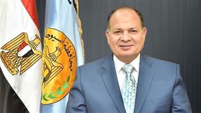 محافظ أسيوط يُهنئ قداسة البابا تواضروس بمناسبة عيد القيامة المجيد