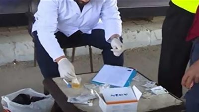 لجان المخدرات تضبط المتعاطين بالطرق.. سقوط 7 ونجاة 43