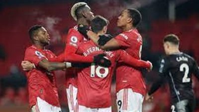 الدوري الإوروبي.. مانشستر يونايتد يضرب إشبيلية بثنائية في الشوط الاول
