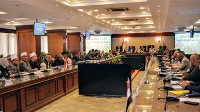 محافظ الجيزة يوجه برفع درجة الاستعدادات القصوى ومراقبة الأسواق خلال فترة الأعياد