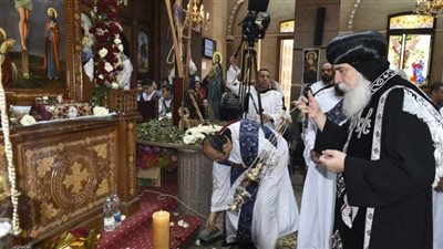 الآلاف فى صلوات الجمعة العظيمة بكنائس وأديرة بنى سويف