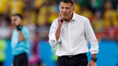 جلسة مطولة بين أوسوريو ومدحت عبد الهادي في مران الزمالك