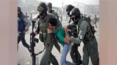 الاحتلال يُصيب 3 فلسطينيين خلال قمع مسيرة