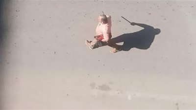 ضبط مهتز نفسيا بتهمة تحطيم زجاج السيارات بالمهندسين