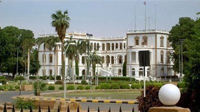 السودان .. انتشار كبير لقوات الجيش قرب القصر الرئاسي في الخرطوم